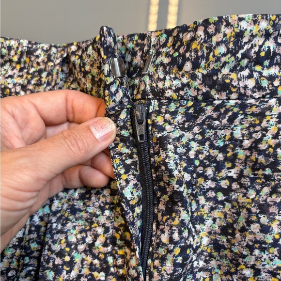 BCBGeneration Navy High Waist Silky Satiny Dainty Abstract Dots Shorts Small - Picture 4 of 9